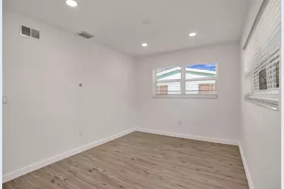 30 NE 139th Street, Miami, FL 33161 - Photo 34