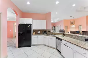 534 SW Halifax Ave, Port Saint Lucie, FL 34953 - Photo 4