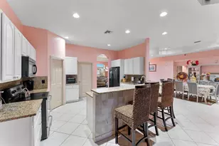 534 SW Halifax Ave, Port Saint Lucie, FL 34953 - Photo 10