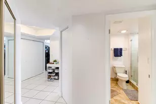 20185 E Country Club Dr, Miami, FL 33180 - Photo 32