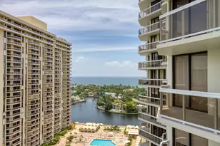 20185 E Country Club Dr, Miami, FL 33180 - Photo 28