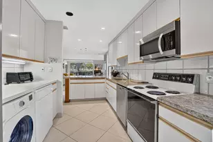 4 Eastgate Dr, Boynton Beach, FL 33436 - Photo 10