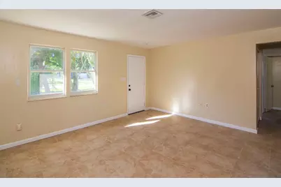 8604 Brookline Avenue, Fort Pierce, FL 34951 - Photo 10