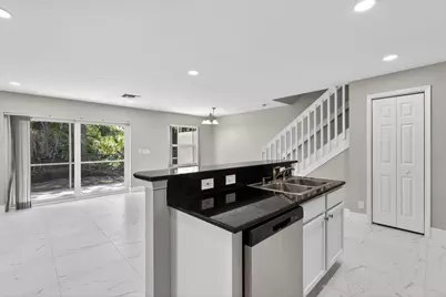106 Fox Meadow Run, Jupiter, FL 33458 - Photo 14