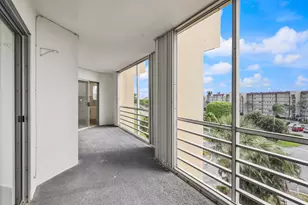 3590 Via Poinciana, Lake Worth, FL 33467 - Photo 20