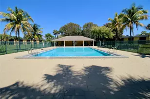 316 Meadows Cir, Boynton Beach, FL 33436 - Photo 10