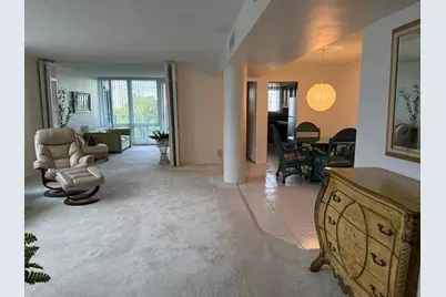 524 Orton Avenue #403, Fort Lauderdale, FL 33304 - Photo 2