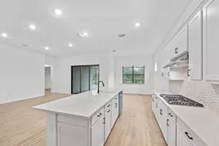 2107 Freemont Dr, Naples, FL 34120 - Photo 22