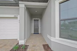 2107 Freemont Dr, Naples, FL 34120 - Photo 6