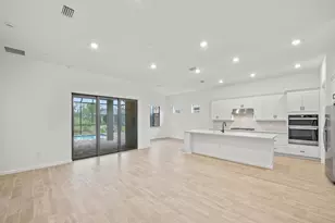 2107 Freemont Dr, Naples, FL 34120 - Photo 16