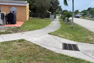 2071 NW 29th Terrace, Fort Lauderdale, FL 33311 - Photo 2