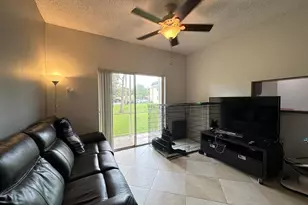 800 Cypress Park Way, Pompano Beach, FL 33064 - Photo 4