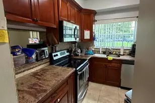 800 Cypress Park Way, Pompano Beach, FL 33064 - Photo 8