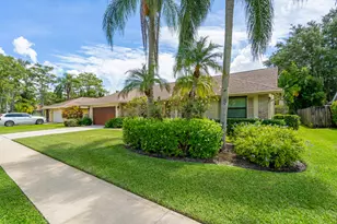 1532 Primrose Ln, Wellington, FL 33414 - Photo 2