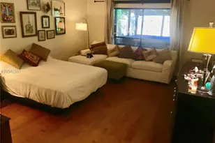 414 NE 195th St, Miami, FL 33179 - Photo 2