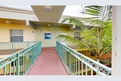 1610 Presidential Way #505, West Palm Beach, FL 33401 - Photo 2