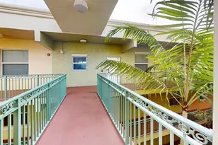 1610 Presidential Way, West Palm Beach, FL 33401 - Photo 2