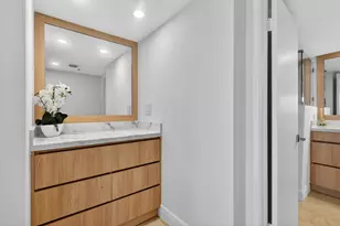 1717 N Bayshore Dr, Miami, FL 33132 - Photo 32