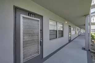 169 Suffolk E, Boca Raton, FL 33434 - Photo 4