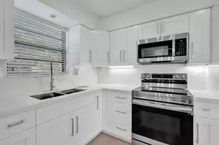 1054 Wyoming Ave, Fort Lauderdale, FL 33312 - Photo 10