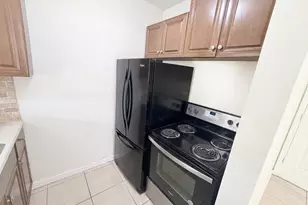 3030 NW 43rd Terrace, Lauderdale Lakes, FL 33313 - Photo 4