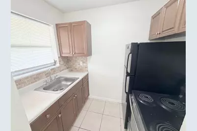 3030 NW 43rd Terrace #207, Lauderdale Lakes, FL 33313 - Photo 4
