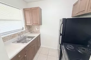 3030 NW 43rd Terrace, Lauderdale Lakes, FL 33313 - Photo 4