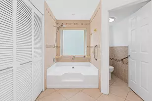 117 Sherwood Dr, Royal Palm Beach, FL 33411 - Photo 14