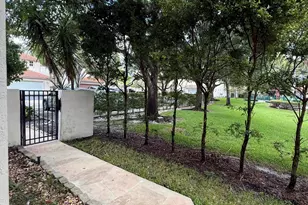 218 NW 75th Terrace, Plantation, FL 33317 - Photo 2