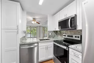 9450 Poinciana Pl, Davie, FL 33324 - Photo 2