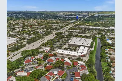 299 NW 36th Avenue, Deerfield Beach, FL 33442 - Photo 2