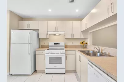 299 NW 36th Avenue, Deerfield Beach, FL 33442 - Photo 10