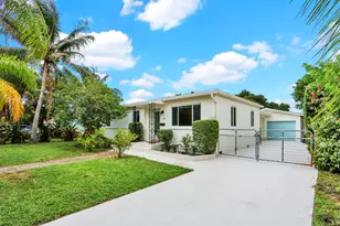 222 Bayberry Dr, Lake Park, FL 33403 - Photo 2