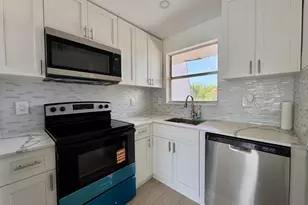 2831 E Sunrise Lakes Dr E, Sunrise, FL 33322 - Photo 10