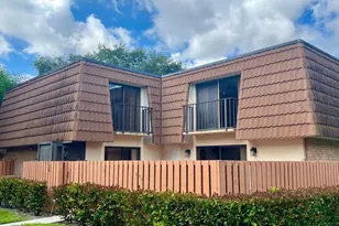 185 Charter Way, West Palm Beach, FL 33407 - Photo 1