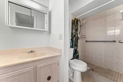 713 Nantucket Circle #B, Lake Worth, FL 33467 - Photo 12