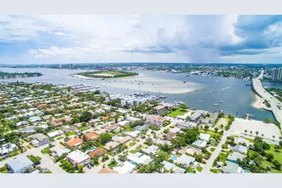 1281 Plaza Circle, Riviera Beach, FL  - Photo 38