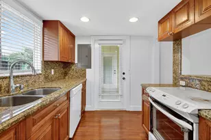 49 SE 7th Ave, Delray Beach, FL 33483 - Photo 10
