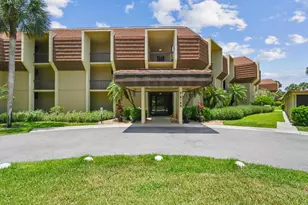 5188 Woodland Lakes Dr, Palm Beach Gardens, FL 33418 - Photo 2