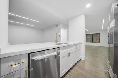 1391 E Golfview Drive #1391, Pembroke Pines, FL 33026 - Photo 8