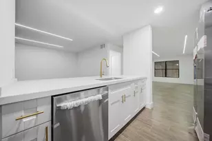 1391 E Golfview Dr, Pembroke Pines, FL 33026 - Photo 8