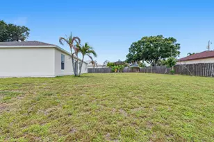 201 SW Amesbury Ave, Port Saint Lucie, FL 34953 - Photo 32