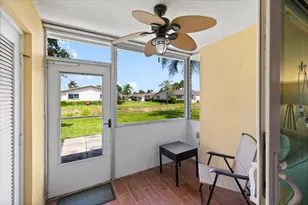 2621 Barkley Dr W, West Palm Beach, FL 33415 - Photo 14
