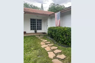 8586 NW 23rd Manor #W, Coral Springs, FL 33065 - Photo 2