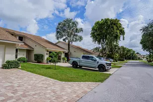 11894 Donlin Dr, Wellington, FL 33414 - Photo 6