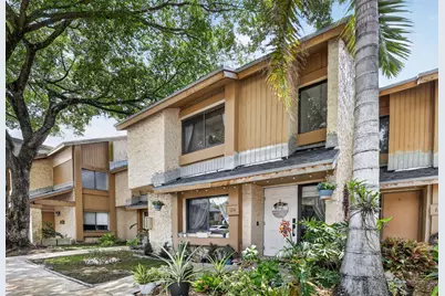 124 Wimbledon Lake Drive, Plantation, FL 33324 - Photo 1