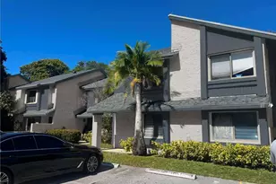 124 Wimbledon Lake Dr, Plantation, FL 33324 - Photo 2