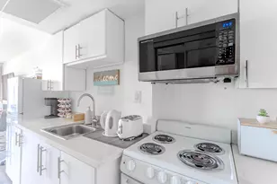 19201 Collins Ave, Sunny Isles Beach, FL 33160 - Photo 8