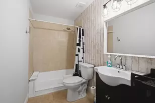 8417 NW 40th Ct, Sunrise, FL 33351 - Photo 16