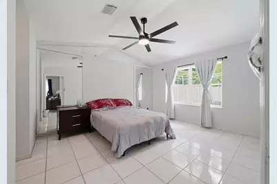 8417 NW 40th Court, Sunrise, FL 33351 - Photo 10